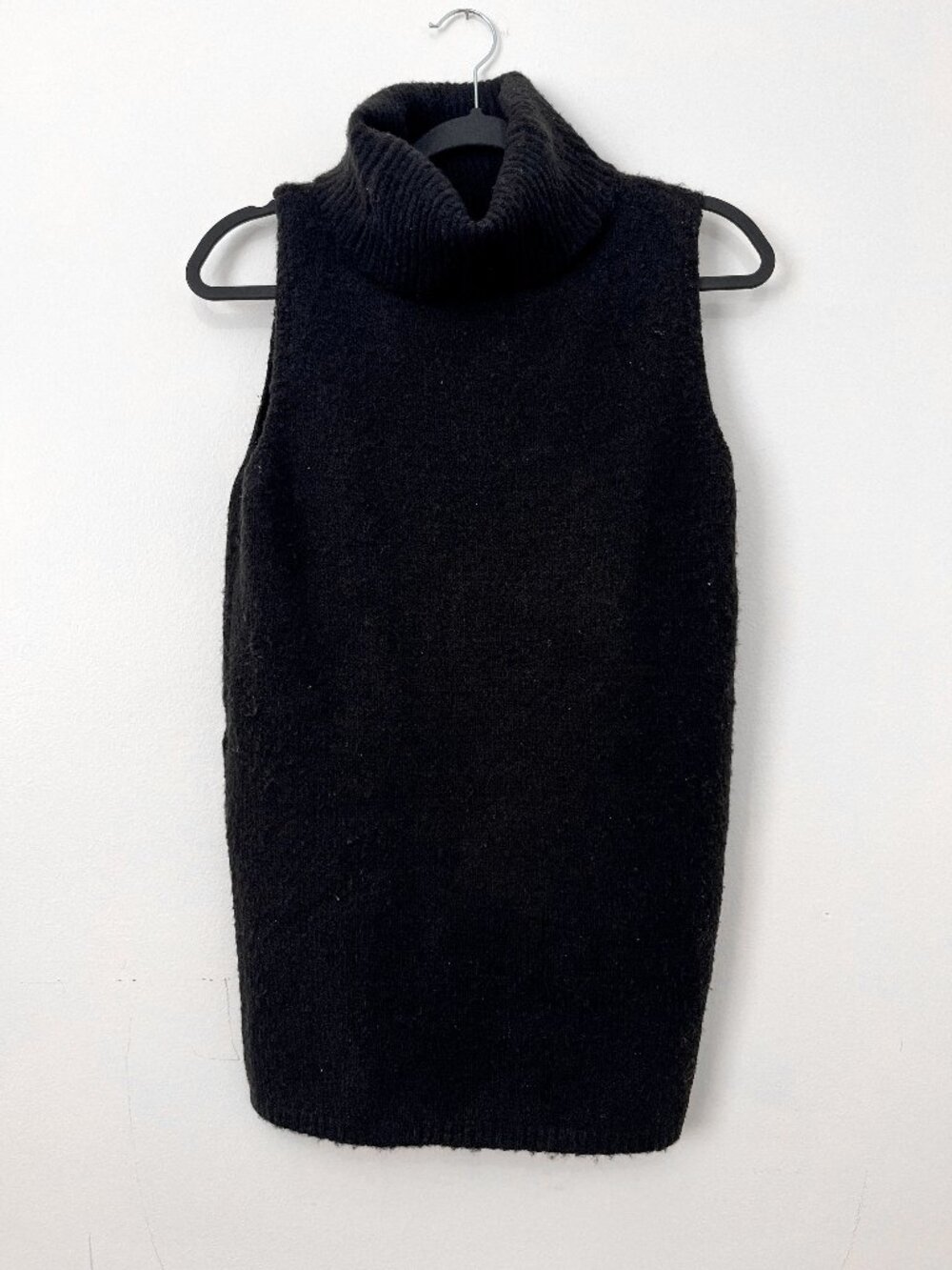 MOVING SALE! Guess Turtleneck Sleeveless Sweater